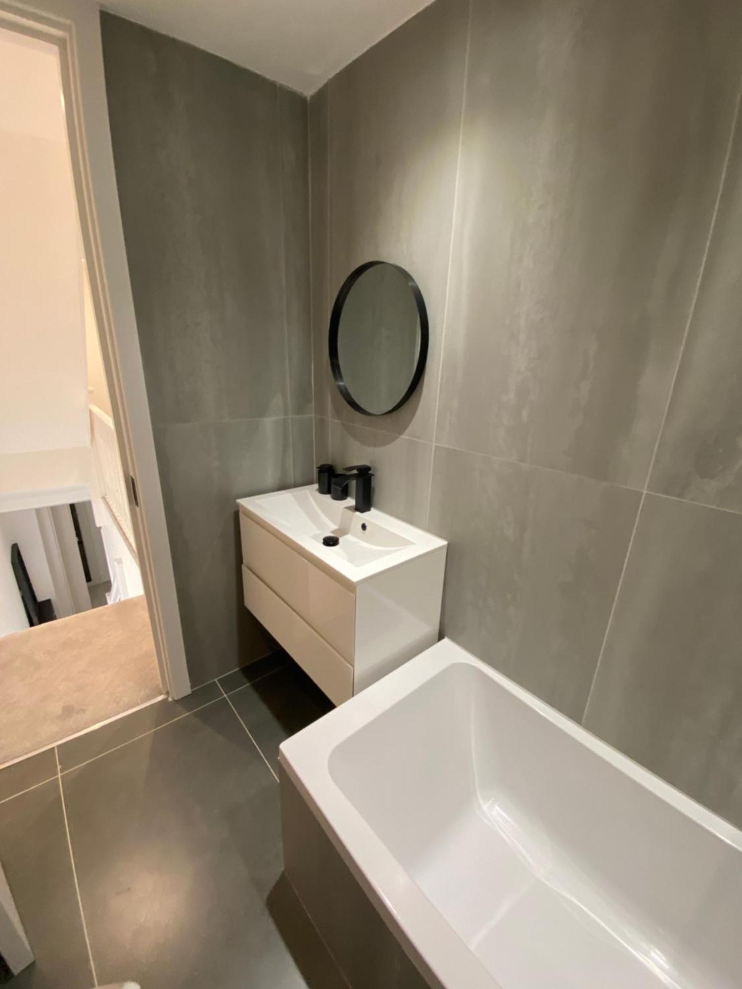 The Bay Apartment Edgware ภายนอก รูปภาพ