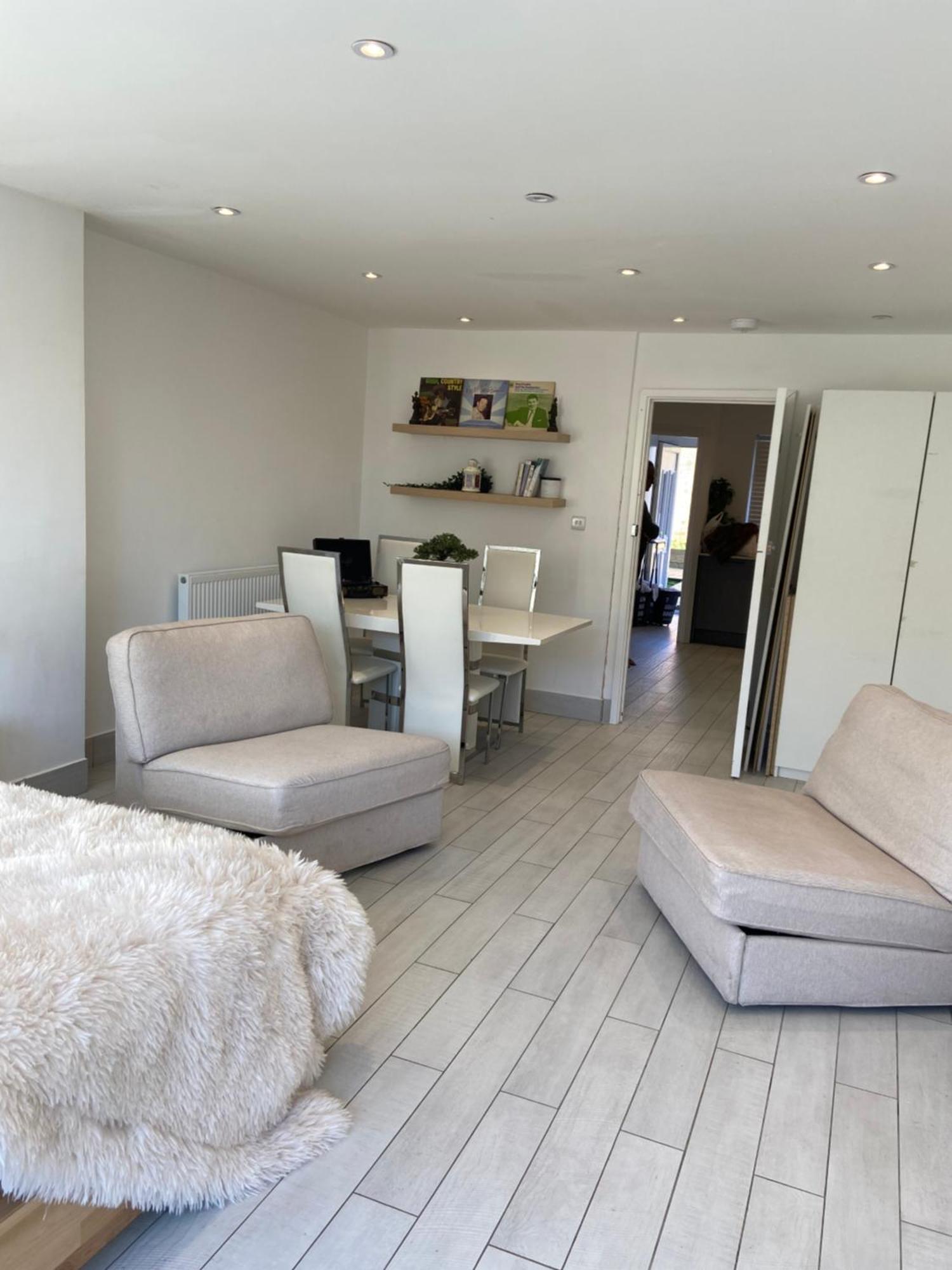 The Bay Apartment Edgware ภายนอก รูปภาพ